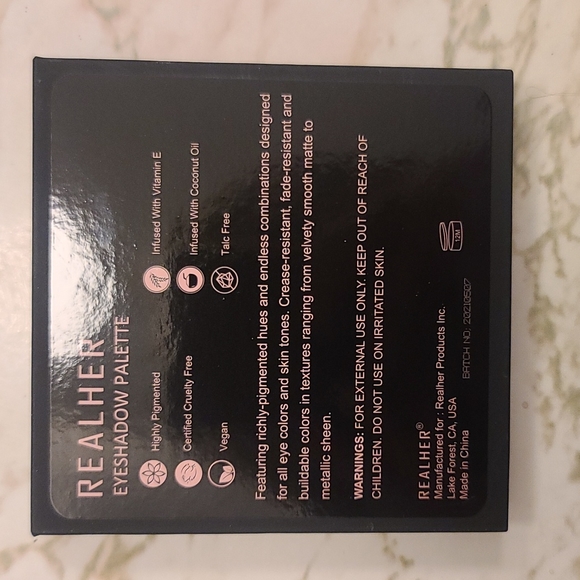 Realher "Dream So Big" Eyeshadow Palette - Picture 4 of 4
